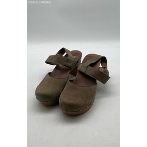 Dansko Thea Taupe Slingback Clogs Sz EU 40 9.5 10 Cut Out Wood Heel Womens Shoes